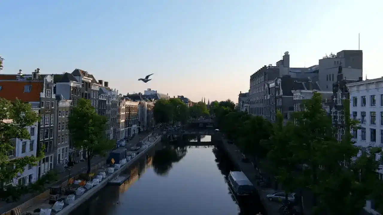 Amsterdamse grachten vanuit de lucht